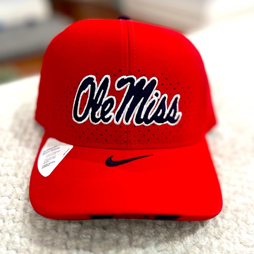 NWT Nike Ole Miss Hat (Unisex)